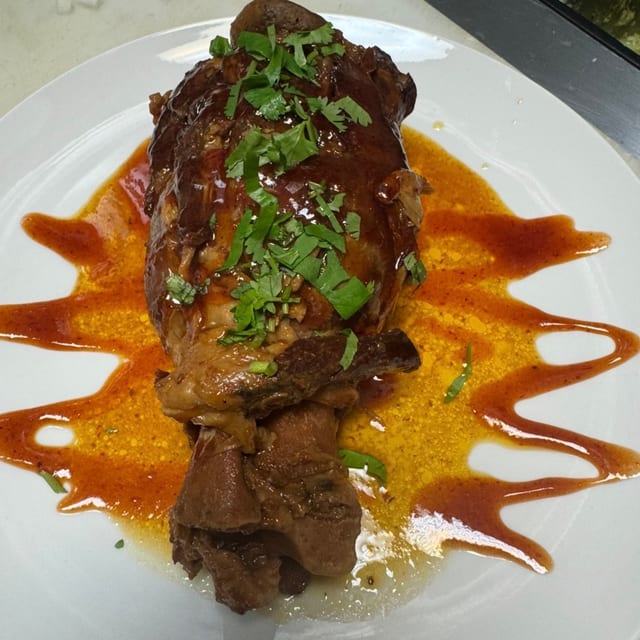 Chamorro de Puerco (pork Shank).